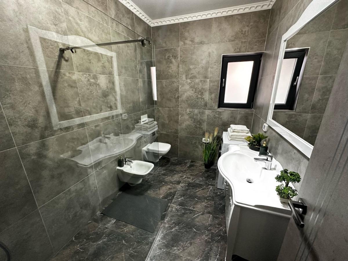 Casa Anastasia Villa Oradea Buitenkant foto